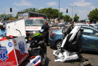  بالفيديو: أربعة إصابات بحادث طرق مروّع في شارع نيس لوجييم بمدينة يافا 